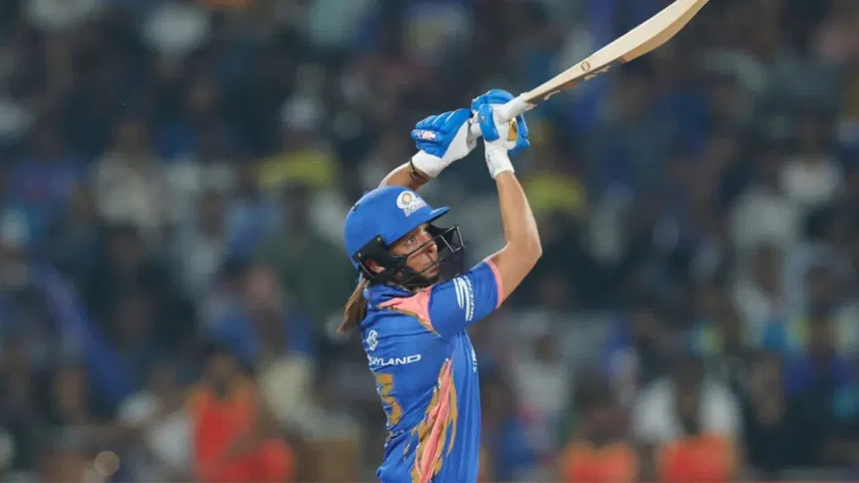 Harmanpreet Kaur leaves behind Smriti Mandhana; becomes 1st Indian to score 1000 WPL runs